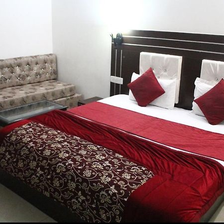 Oyo 16415 Hotel Kishore International อัมริตสา ภายนอก รูปภาพ